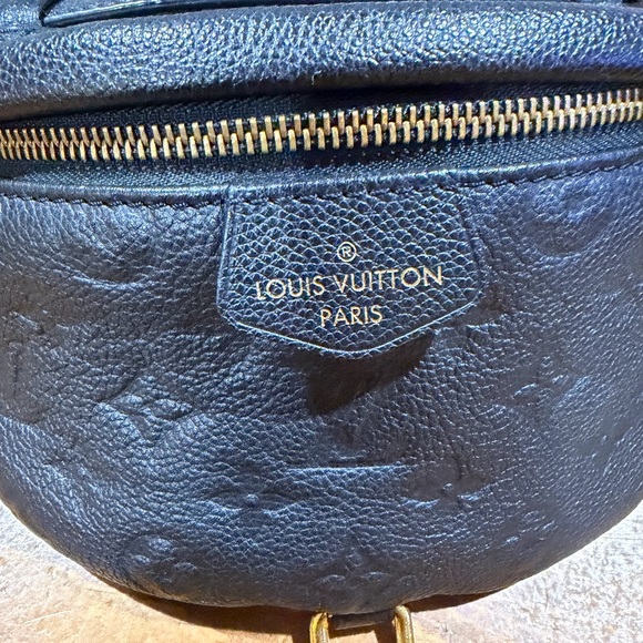 Louis Vuitton Empreinte Bumbag - Picture 6 of 9